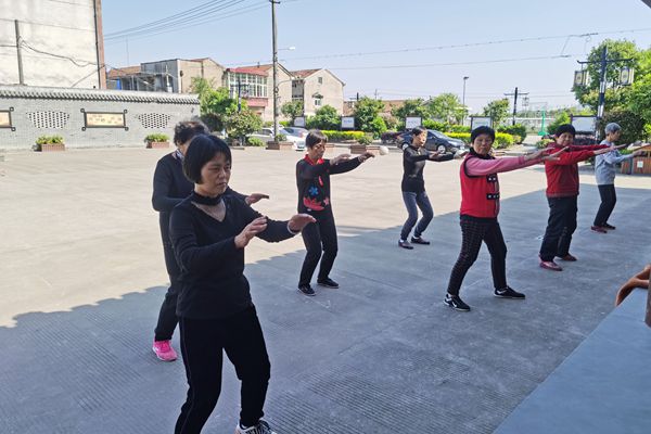 下邵社区党群服务中心：开展太极拳培训活动.jpg