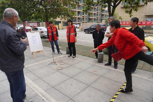 老年趣味运动会 欢度“夕阳”嘉年华2.jpg