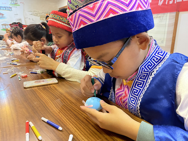 沙湾社区：开展“童心向党 融情相伴”少数民族主题活动2.jpg