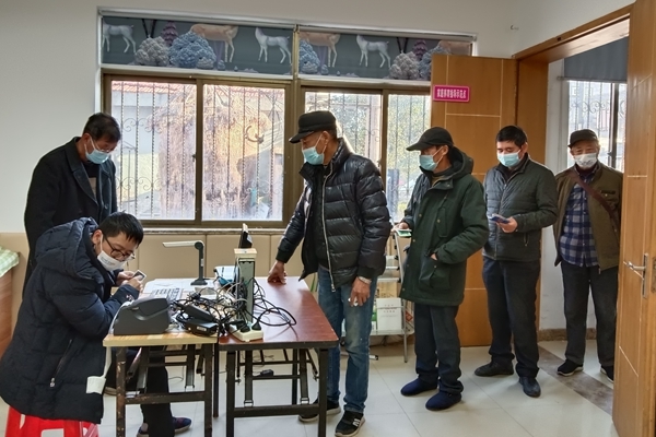 下邵社区党群服务中心：公交便民 为民便利.jpg