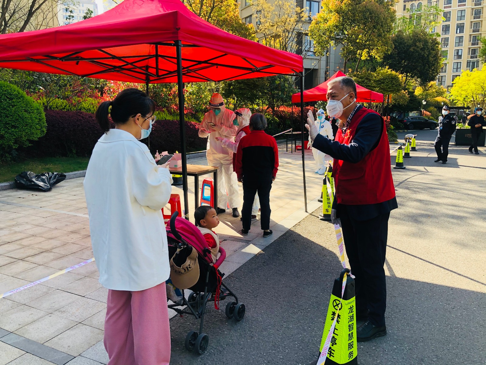 51北仑区春晓：党建引领聚合力 “无疫单元”正创建.jpg