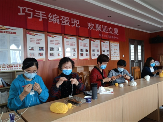 五彩蛋套巧手编 趣味立夏爱相随.jpg