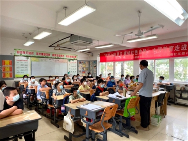 筑梦七彩夏日 赓续红色血脉.jpg