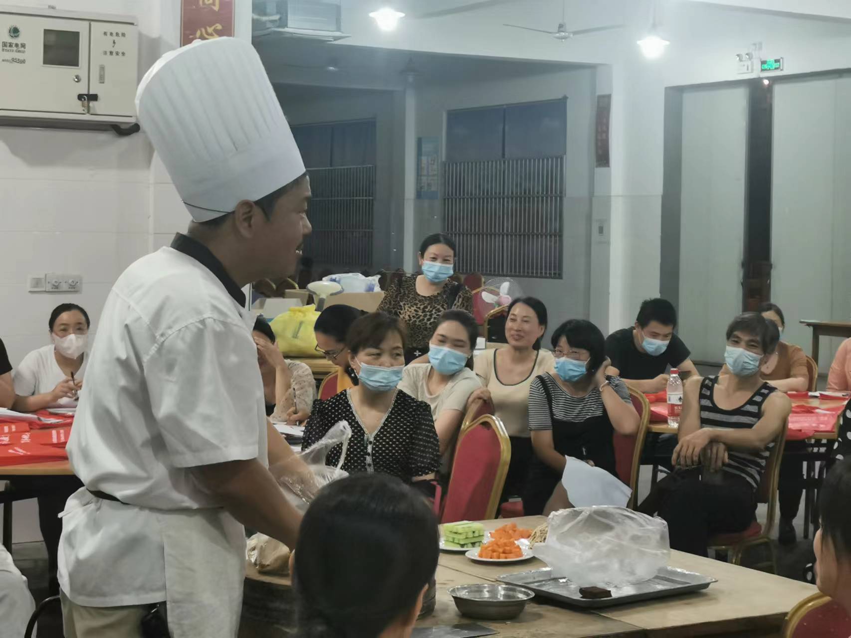 助力乡村振兴新动力----龙山成校中式烹饪班圆满结束1.jpg