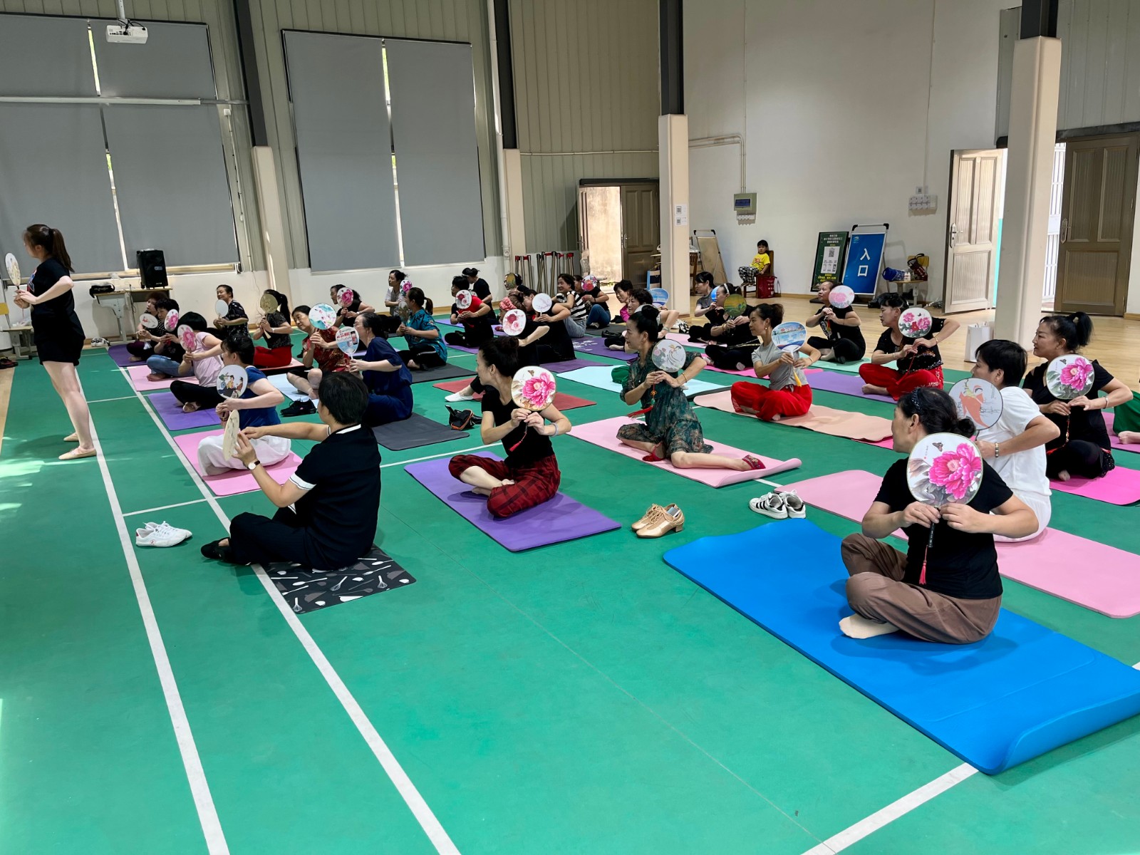 动起来 舞起来.jpg