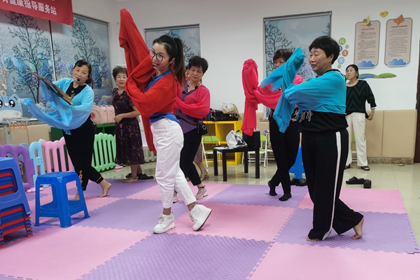 下邵社区党群服务中心：文化点单进社区 戏曲培训来增能.jpg