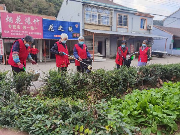 陈山社区党群服务中心：清洁美丽家园 共建文明城市.jpg