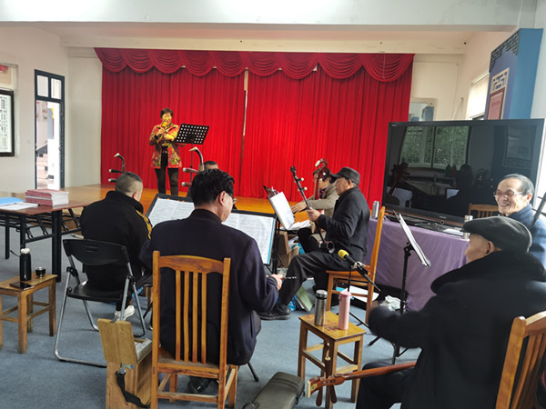 陈华浦社区：曲艺团日常排练提高技能.jpg