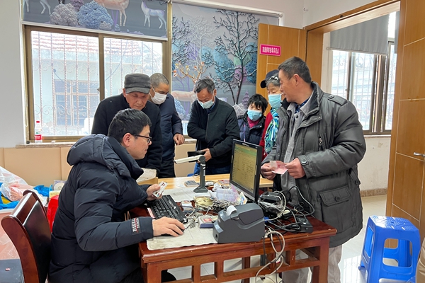 下邵社区党群服务中心：公交业务进社区 便民服务零距离.jpg