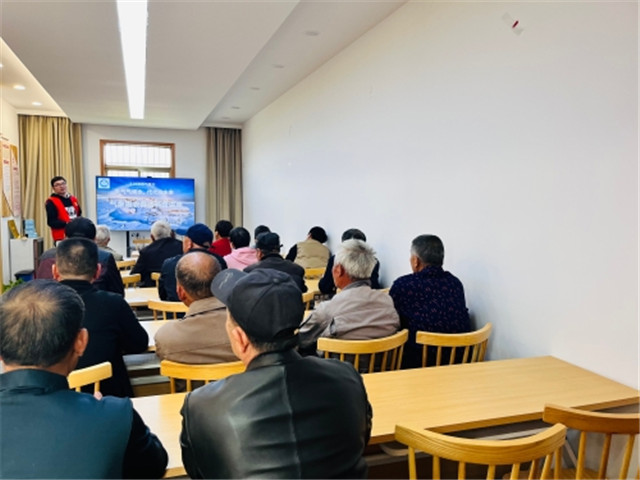 气象讲座惠花农 守好花农钱袋子.jpg