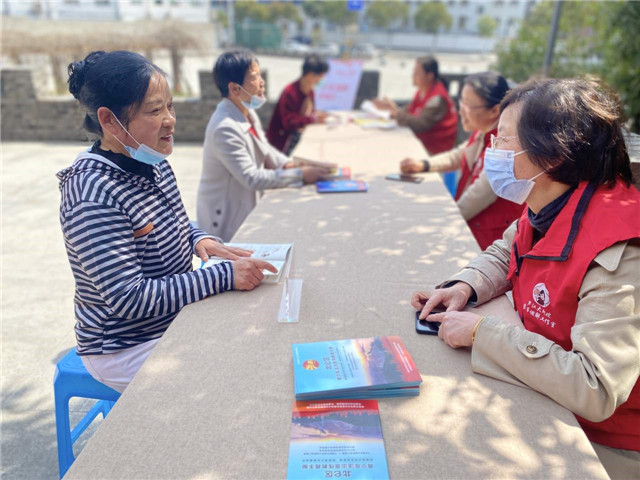 柴桥：拓展普法阵地，擦亮“芦江大阿嫂”金字招牌.jpg