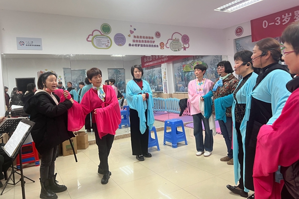 下邵社区党群服务中心：文化点单进社区 提升戏曲表演能力.jpg