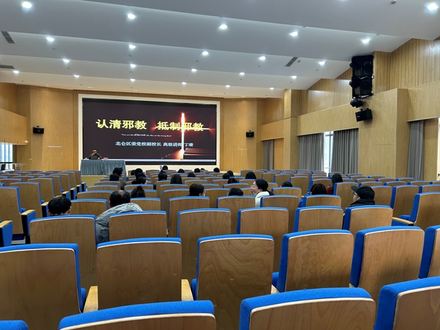 35北仑区春晓：开展“认清邪教 抵制邪教”反邪教主题宣讲活动.jpg