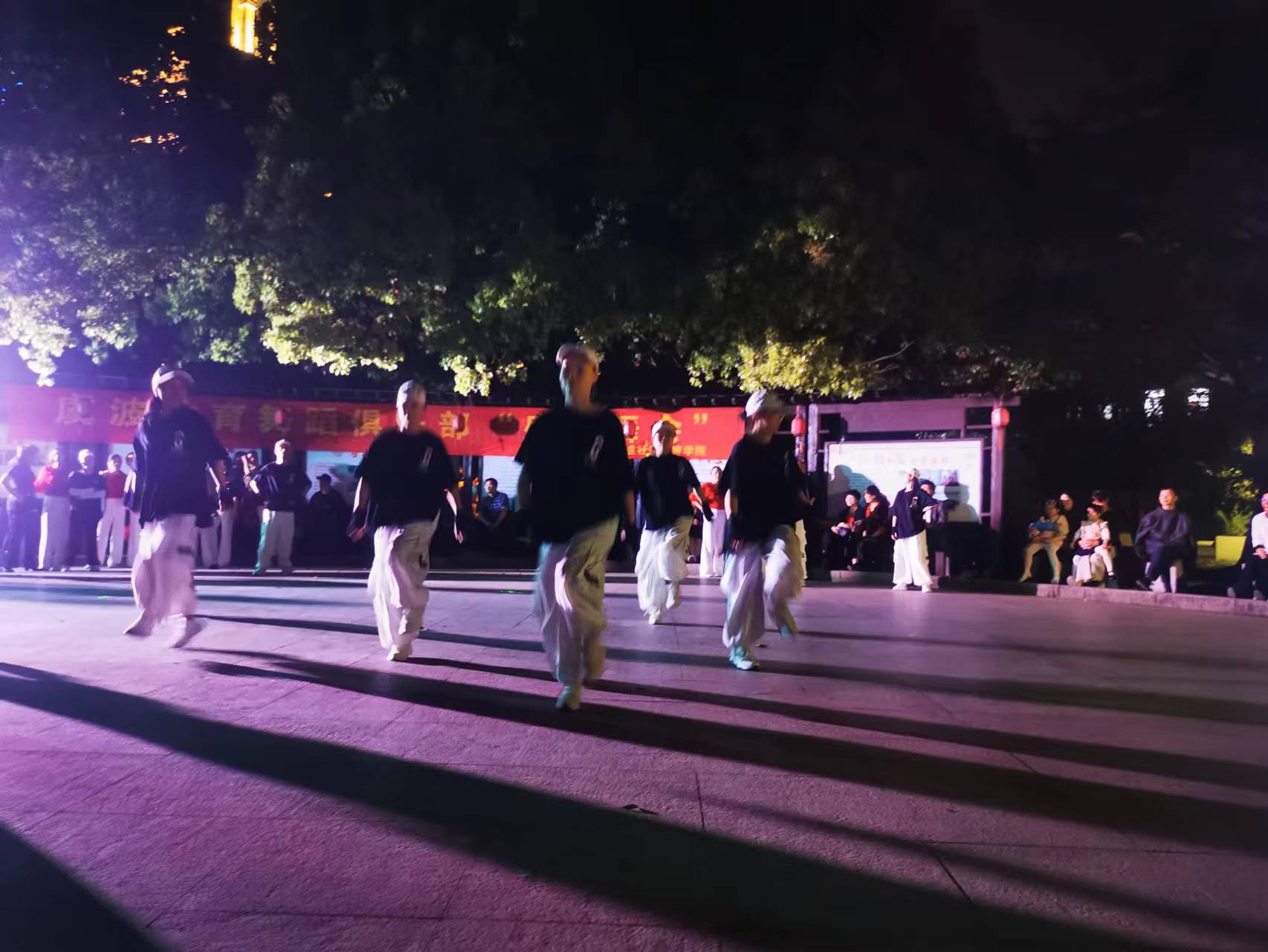 鬼步舞.jpg