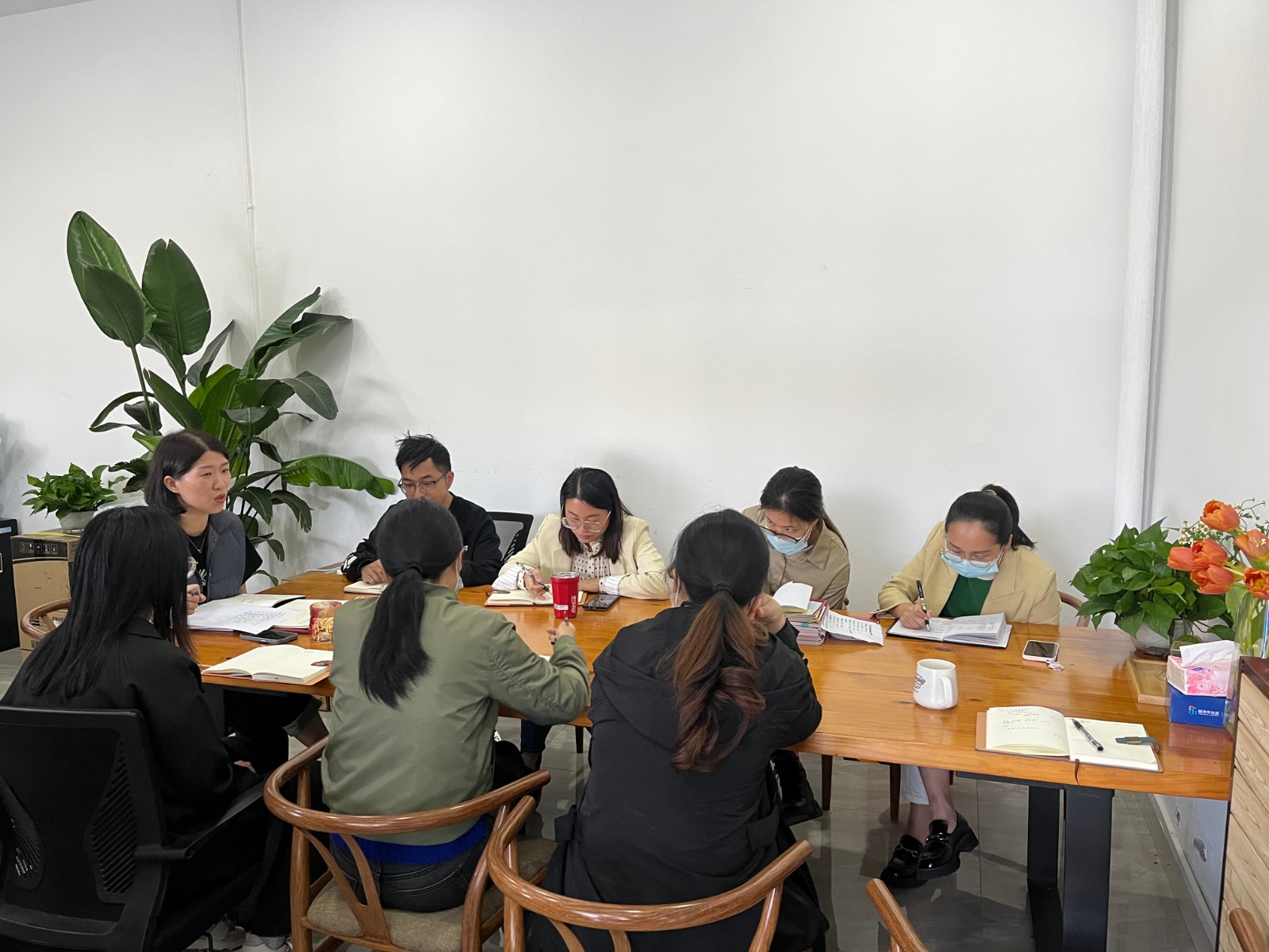 工作例会图.jpg