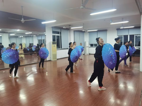 舞蹈排练.jpg