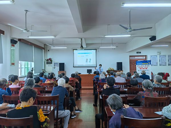 走进科技 智享生活.jpg