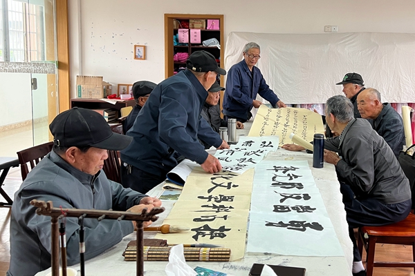 下邵片区党群服务中心：“邵韵”书法课堂开课啦.jpg