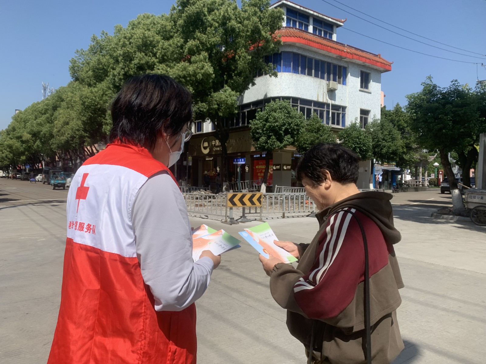 红联社区党群服务中心：红十字知识宣传入人心 传递社会正能量.jpg