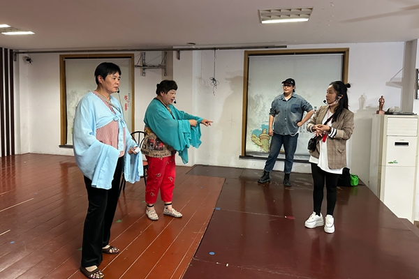 下邵社区党群服务中心：“艺”起迎亚运 戏剧连连排.jpg