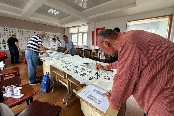 下邵社区党群服务中心：翰墨丹青迎亚运 邵韵书法展风采.jpg