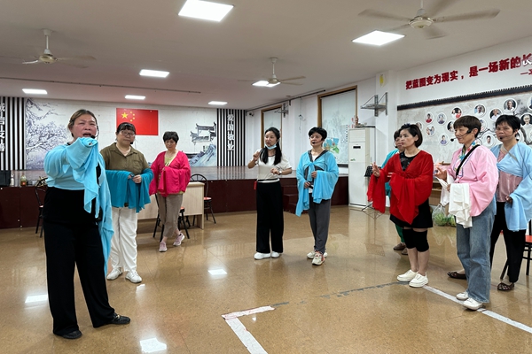 下邵社区文化加油站：文化点单进礼堂 欢声笑语齐提升.jpg