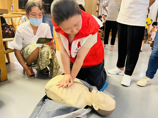 心肺复苏.JPG