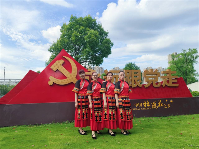 柴桥成校：“艺”起来 少数民族载歌载舞迎“七一”2.jpg