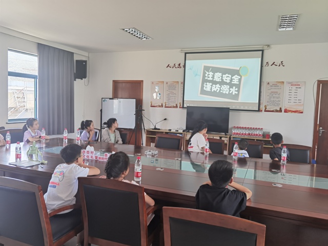 81北仑区春晓成校：开展防溺水安全教育活动.jpg