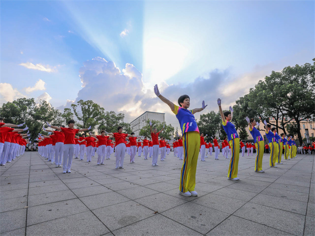 “迎亚运 享健康” 柴桥街道举办全民健身日展演活动66.jpg