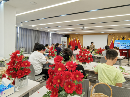 20230903梁祝社区——花艺师开课啦！在这个社区共赴一场与鲜花的“美丽邂逅”442.png
