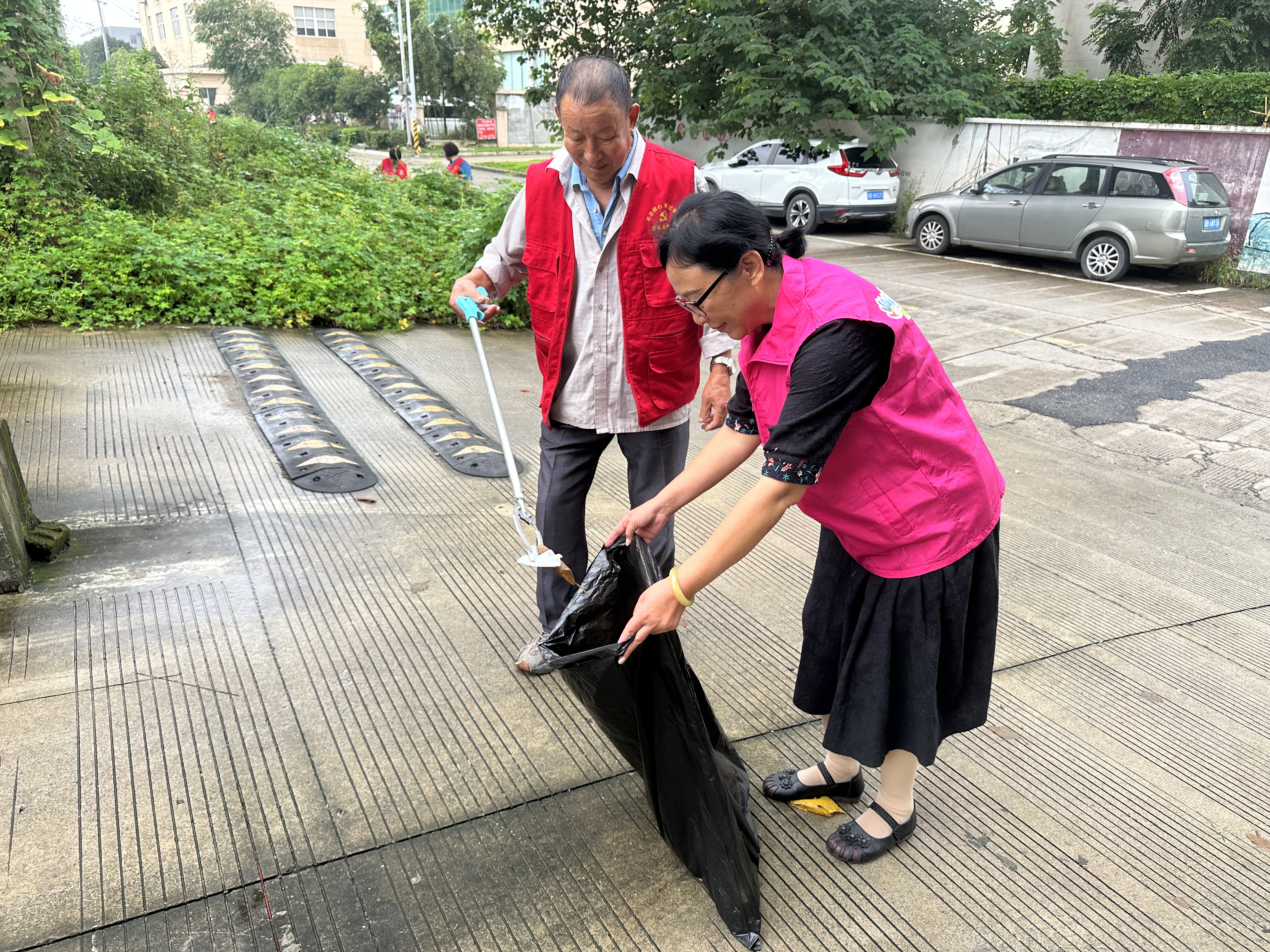 捡垃圾图一.jpg