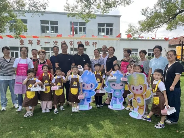 柴桥成校：迎双节、助亚运、促融合 “老少同学”庆“三喜临门.jpg