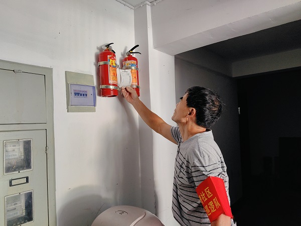 沙湾社区：防患未“燃” ，网格力量织密消防安全“防护网”.jpg