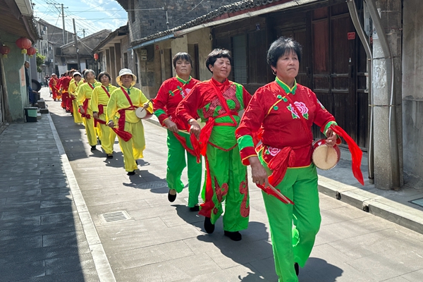 下邵社区党群服务中心：我们的节日 精神的家园 重阳节活动.jpg
