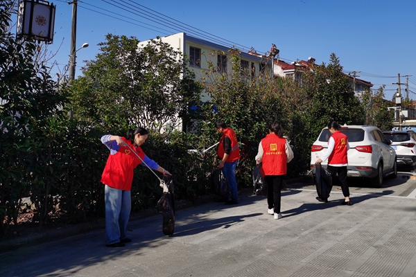 下邵社区党群服务中心：清洁家园 有你有我.jpg