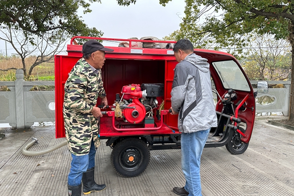 下邵社区党群服务中心：常规演练 自查消防装备.jpg