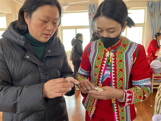 柴桥成校：聚焦体验民族冬至习俗 以风俗习惯促进民族文化融合.jpg