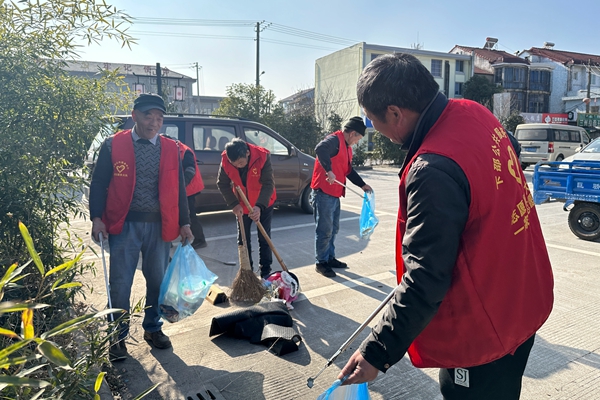 下邵社区党群服务中心：清洁家园 冬日暖心.jpg