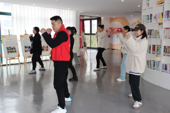 20240306 撕下标签 自在发光 社区版“热辣滚烫”正在上演……602.png