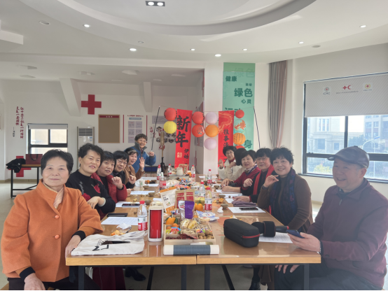 23北仑区春晓成校：围桌而坐共议事 老有所乐话新年.png