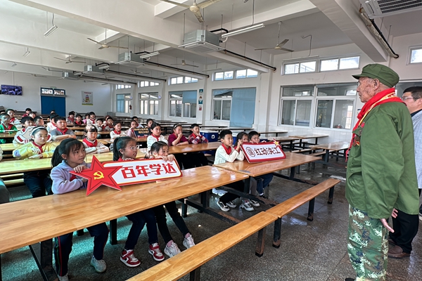 下邵社区党群服务中心：听红色故事 做传统青团1.jpg