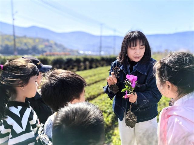 柴桥成校：捕捉春日气息 跟自然“胶”个朋友吧.jpg