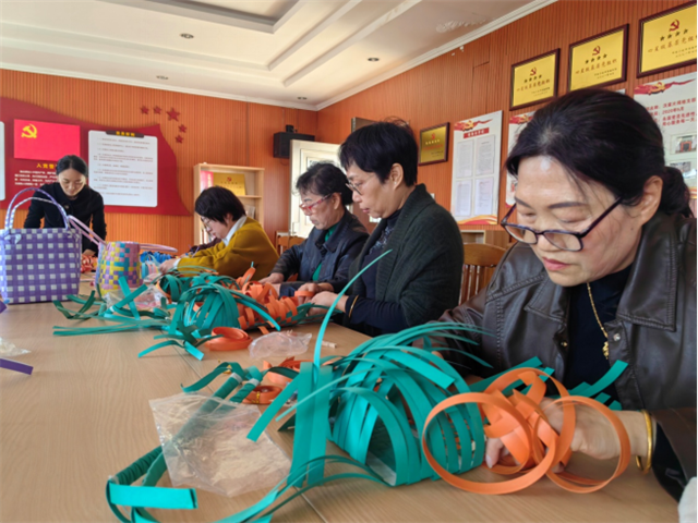 柴桥成校：动一双巧手 取一篮环保22.png