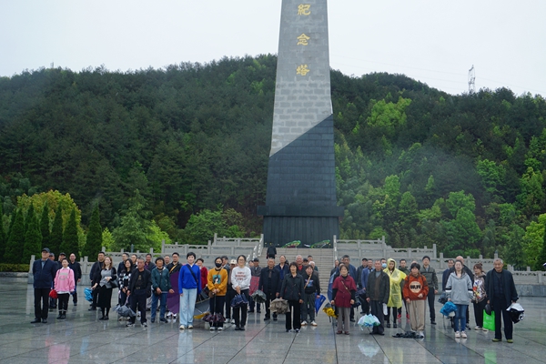 下邵社区党群服务中心：“追印记 循溯源”2024年主题党日活动.jpg