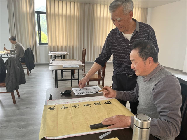 柴桥成校：以“微营造”实现“共营与共赢” 全心全意做好“三老”工作.jpg