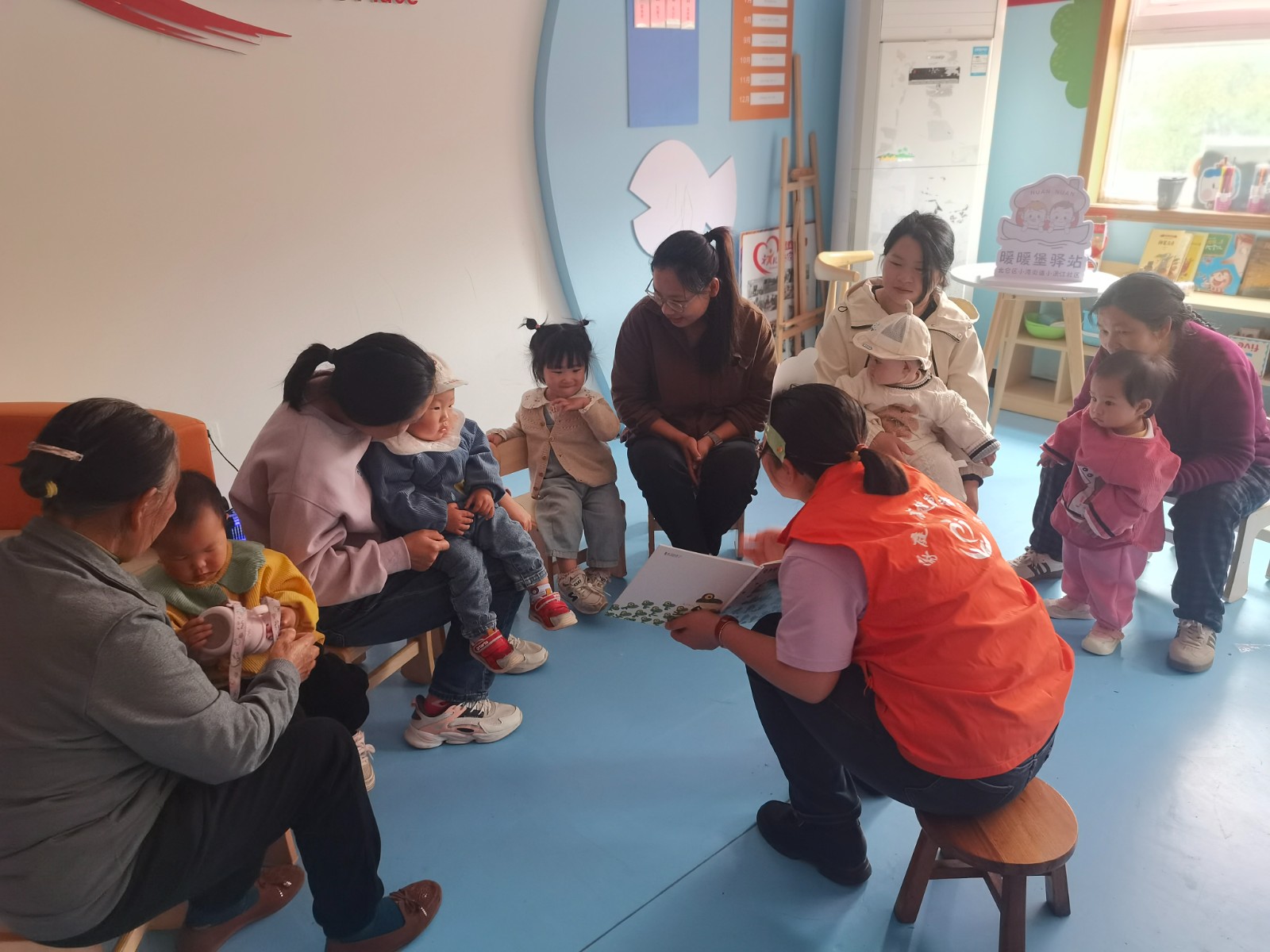 小浃江社区党群服务中心：甬育宝贝，同悦书香.jpg