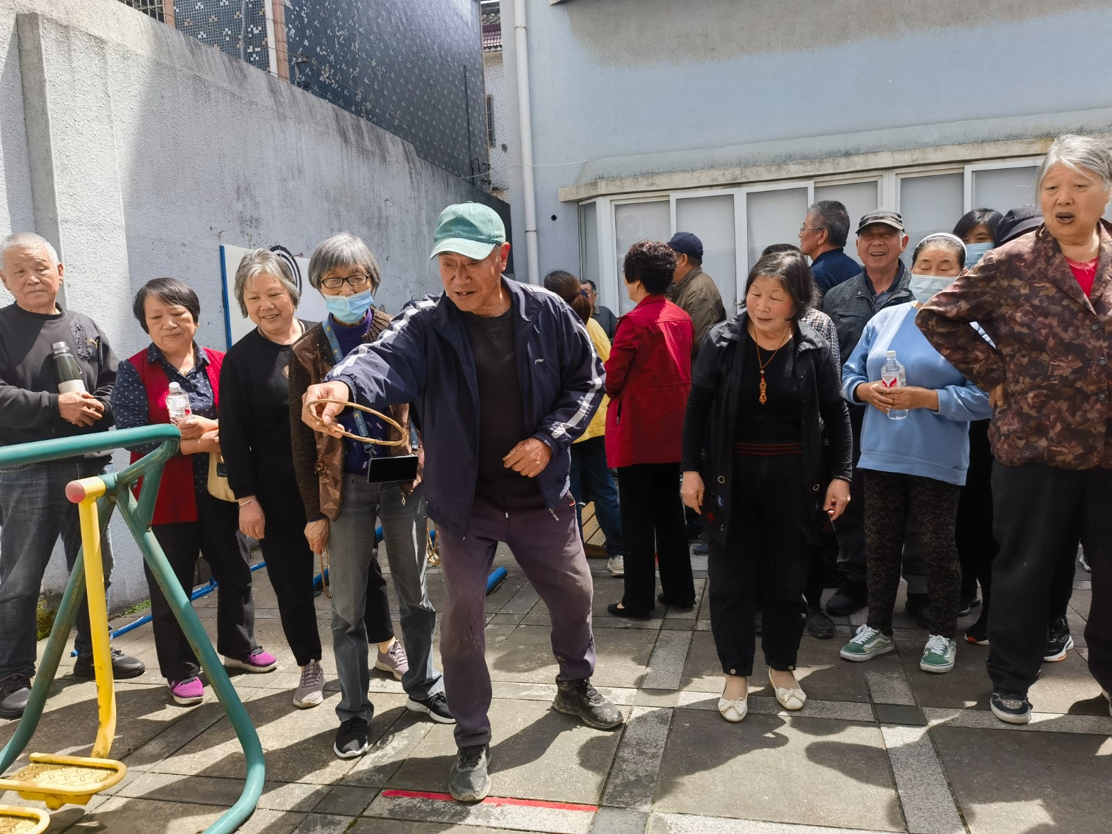 柴桥：趣味运动会 老年人绽放别样“夕阳红”.jpg