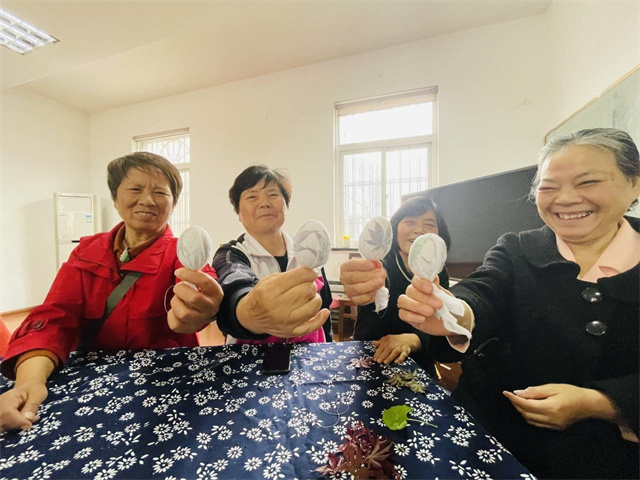 柴桥成校：花草染蛋乐迎立夏 垃圾分类玩出新花样.jpg