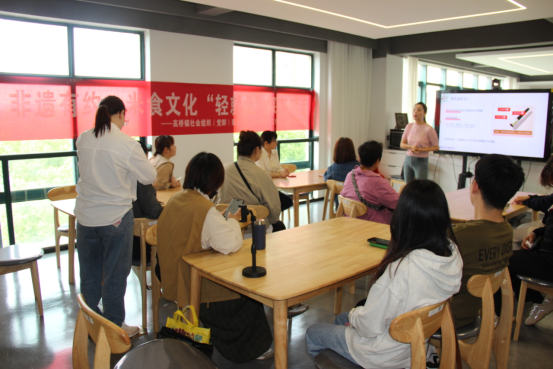 20240507 香灸养生 五谷生花——高桥社区党委引领轻就业技能培训新风尚715.png